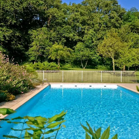 Landsted Chateau Sleeps 10 Pool Wifi Castagnac