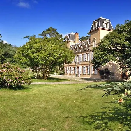 Chateau Sleeps 10 Pool Wifi Landsted